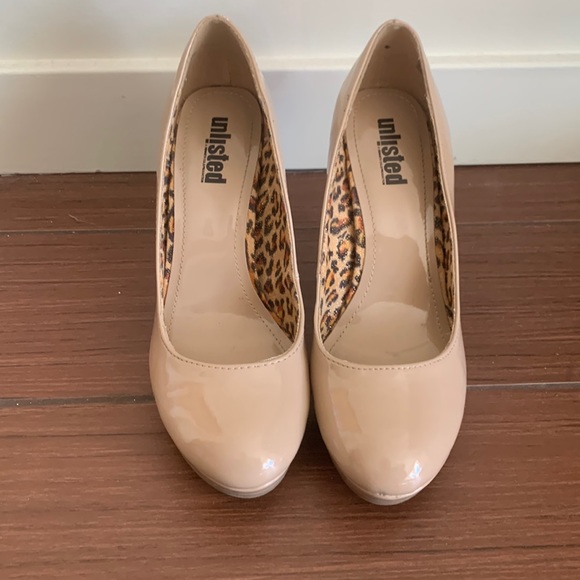 Nude heels size 9 - Picture 1 of 8